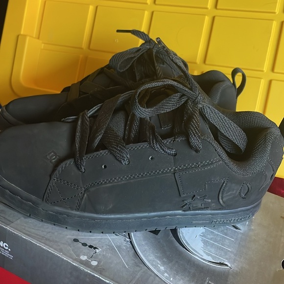 DC MEN'S COURT GRAFFIK SKATE
BLACK - Picture 3 of 5